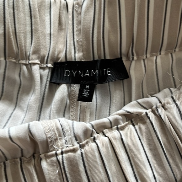Dynamite cropped pants, size Medium - Picture 4 of 5